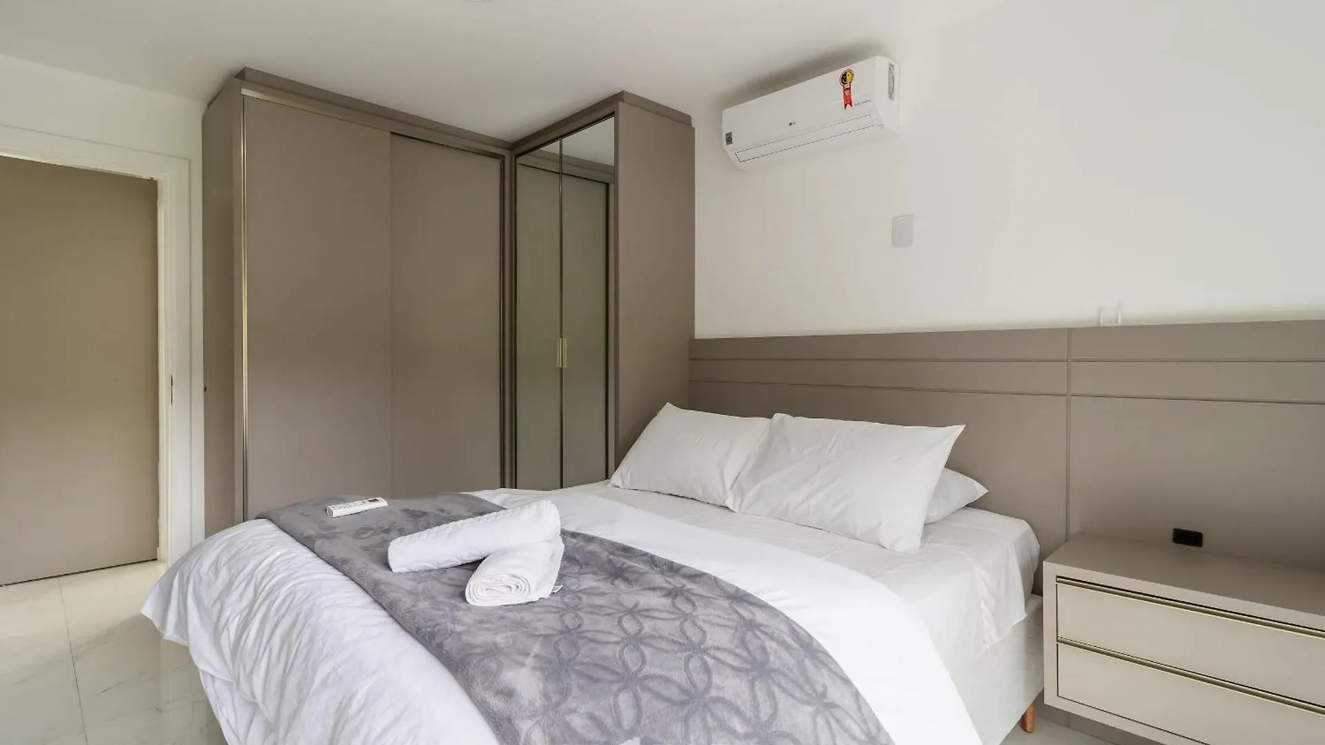 Apt A 2 Min A Pe Da Praia De Jurere - Jsr0101 Florianópolis
